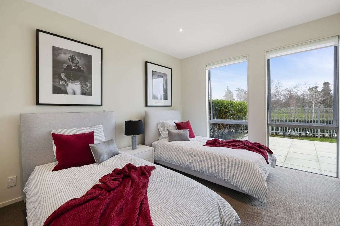 Riverside Views - Taupo Holiday Home