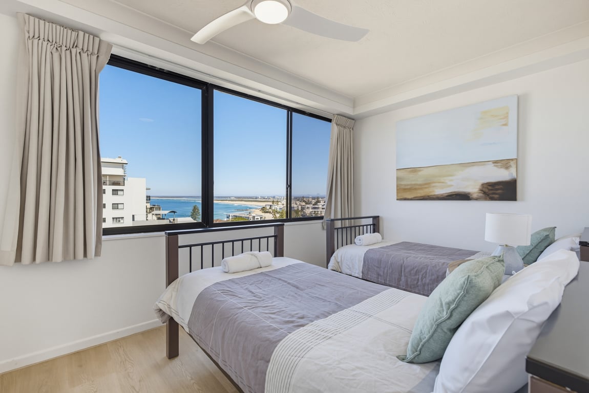 3 Bedroom Ocean View, 1 Queen, 4 Single Beds