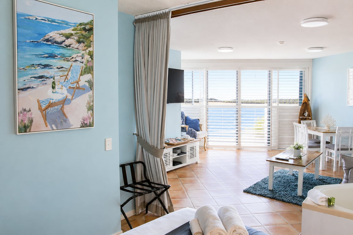 Unit 005 – Deluxe 1 Bedroom Water’s Edge