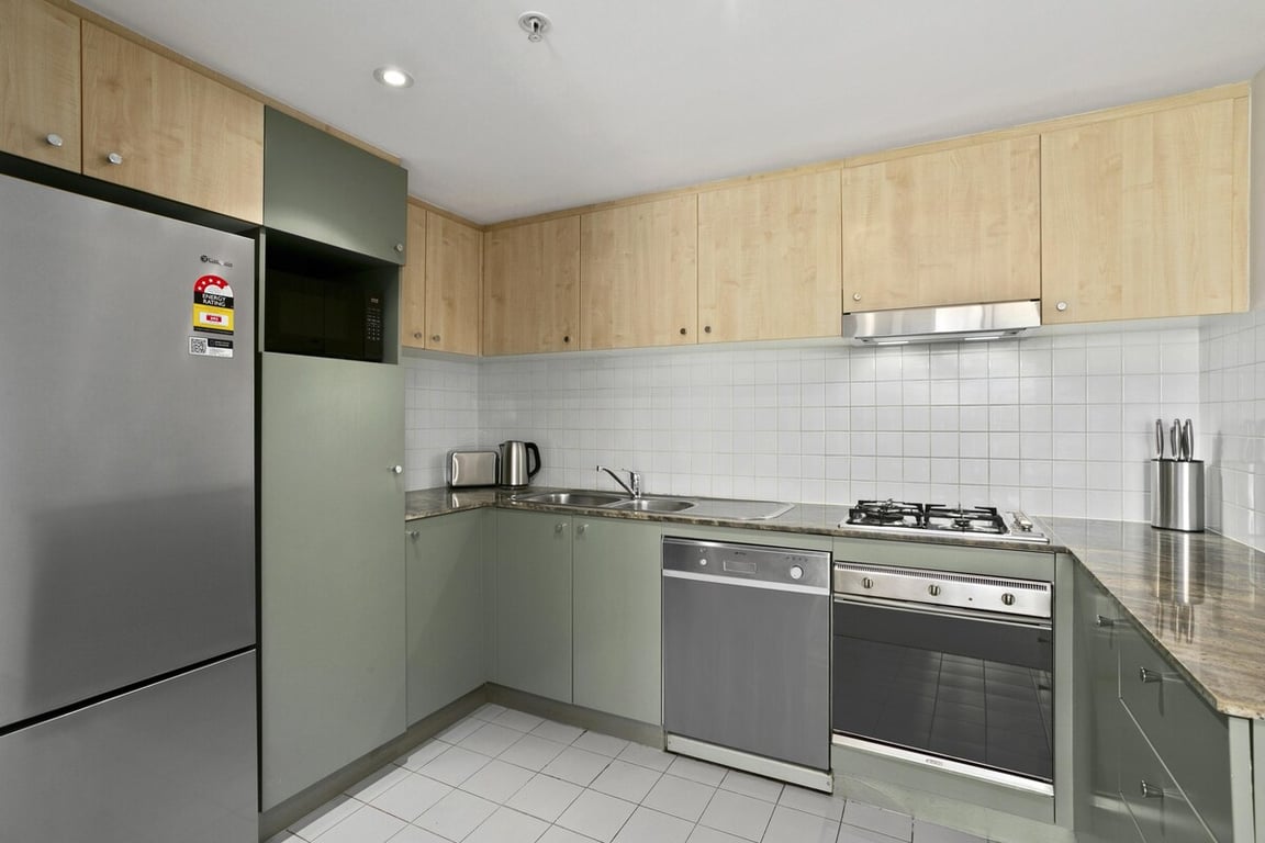 HELP1 - Chatswood Convenience | Steps To Train & Metro