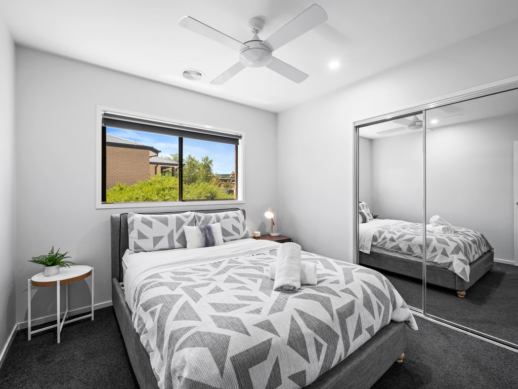 Dan's Rise - Family home with pool