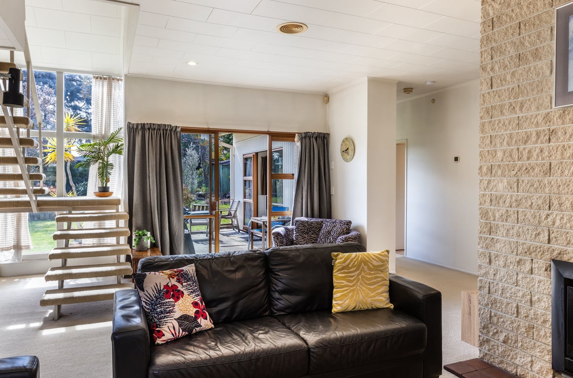 Tui Street Escape – Classic Comfort Near the Lake