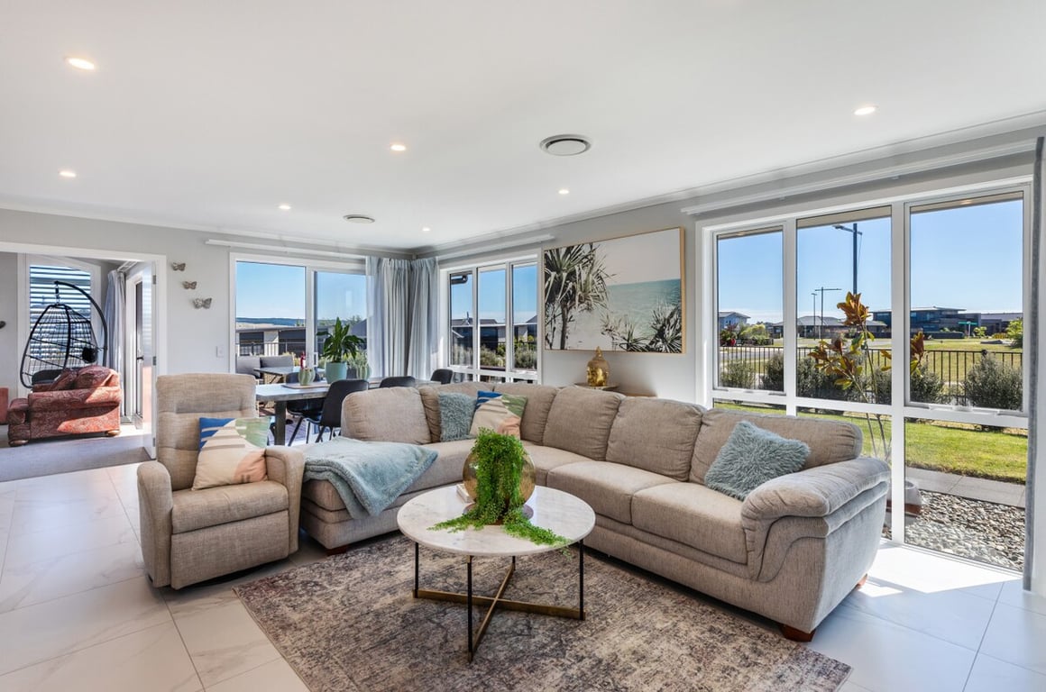 Parkside On Puna - A Modern Family Home Beside The Park