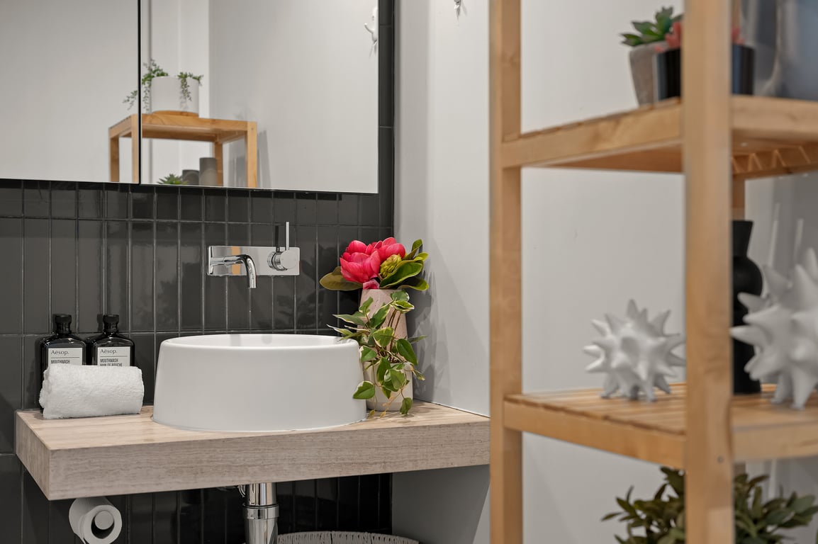 Cosy CBD Park Views Retreat! 1 Bedroom | 1 Bathroom | Free Parking