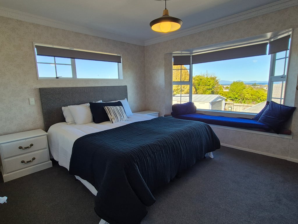 The Golders Getaway: Spa, Views & Space
