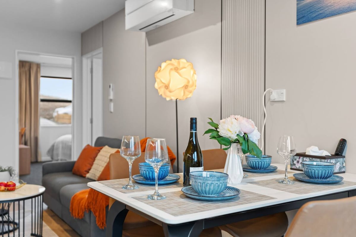 New warm family friendly /unit5/2bedroom