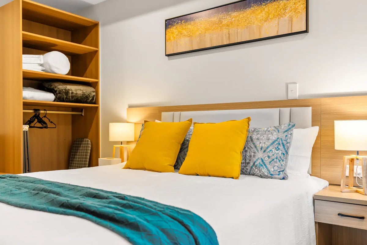 New stylish 1 bedroom premium studio/unit B