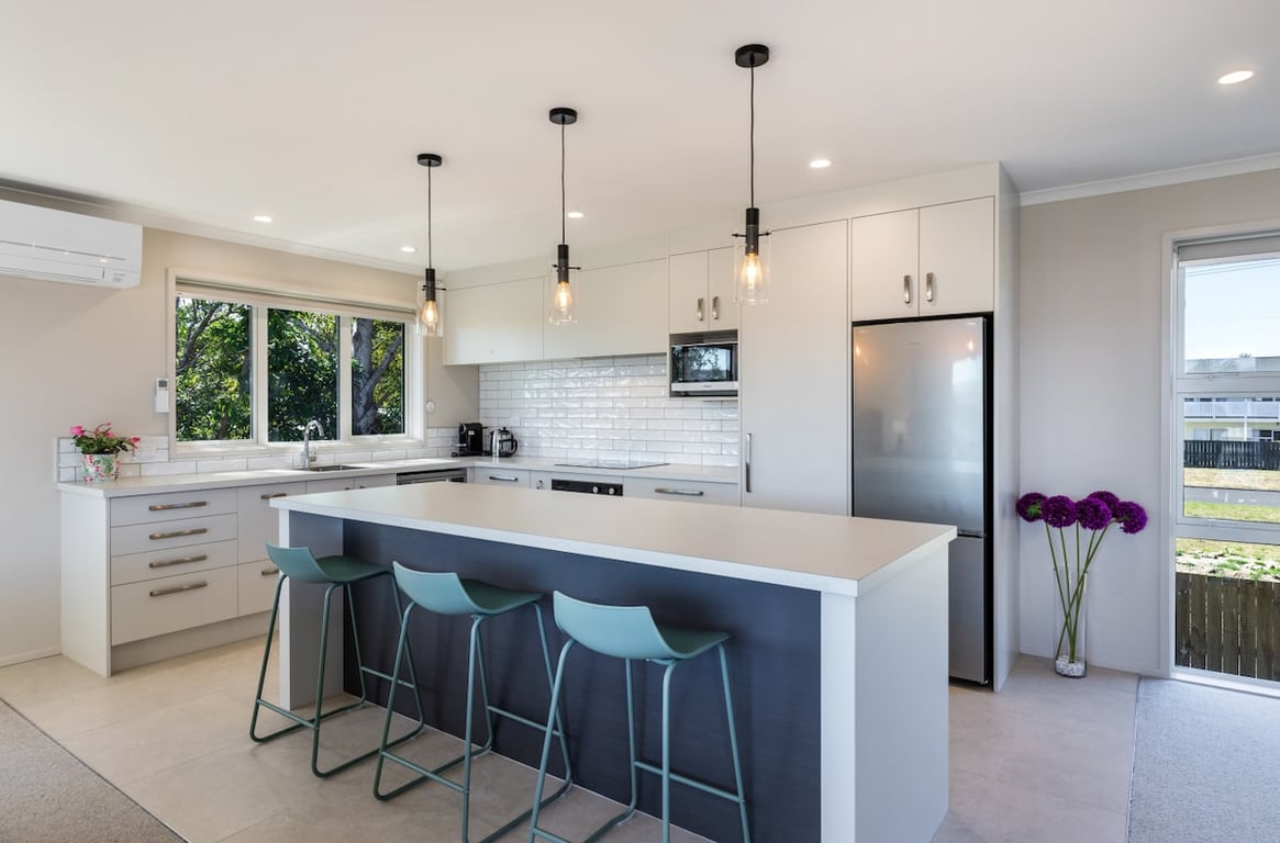 Teti Tranquility - New Build Luxury - Steps From The Great Lake