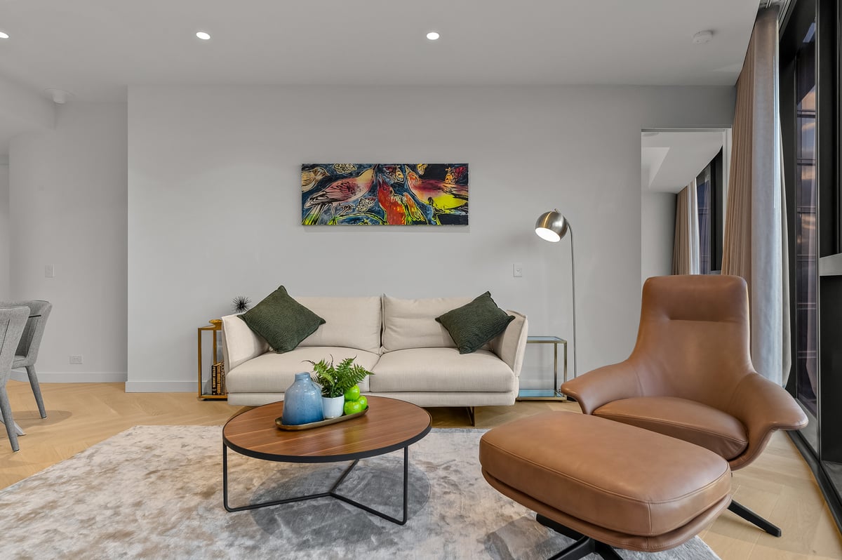 Luxurious CBD and Garden View Home! 3 Bedrooms | 2 Bathrooms | Free Parking