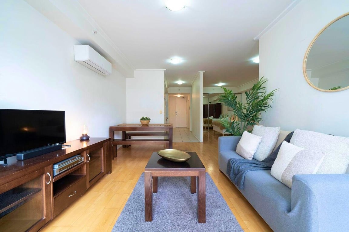 KS004 - CBD Crib | Skyline Views Meet Pool & Gym Living