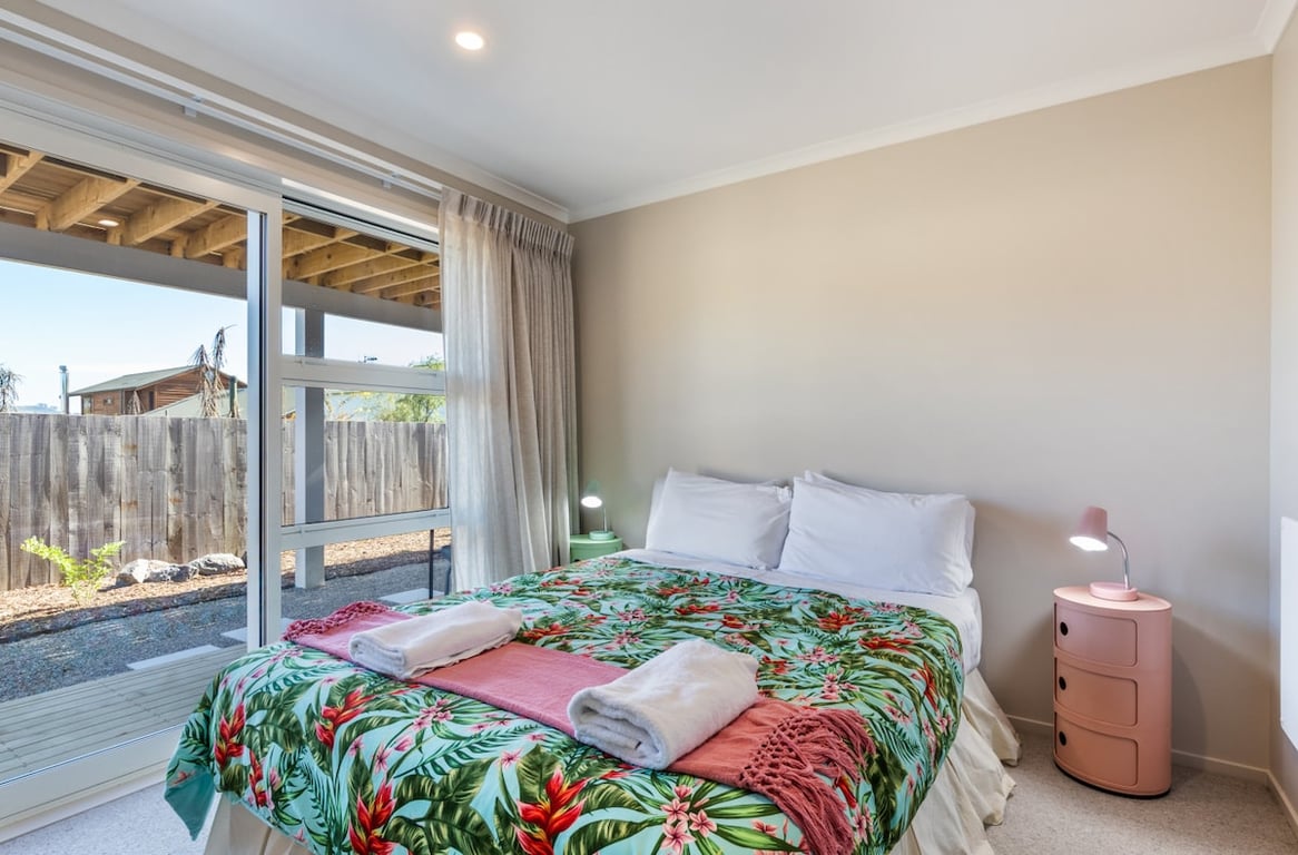 Teti Tranquility - New Build Luxury - Steps From The Great Lake