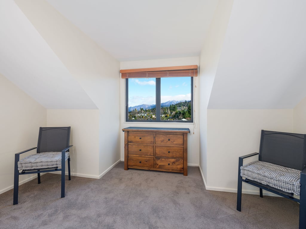10 Forest View Close