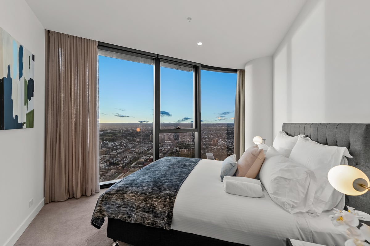 Luxurious CBD and Garden View Home! 3 Bedrooms | 2 Bathrooms | Free Parking