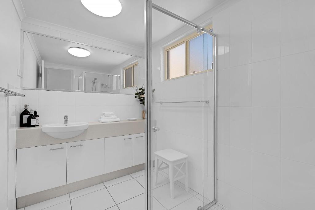 2 Bedroom Apartment with Partial Ocean View