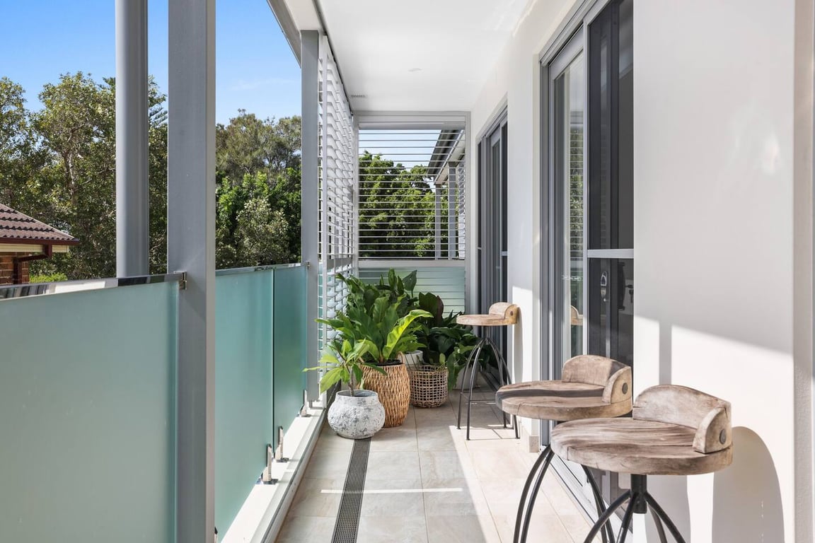 FOAM6 - Newport Nest | Bright Coastal Living Steps To The Beach