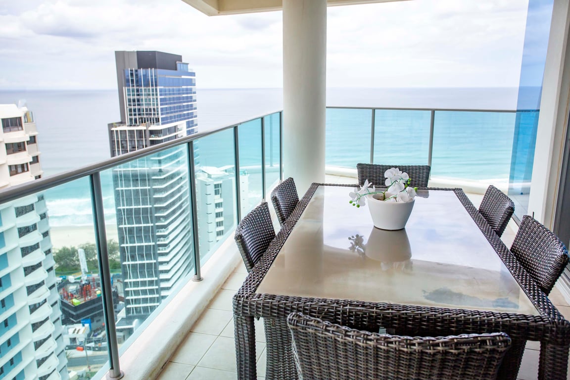 artique-surfers-paradise