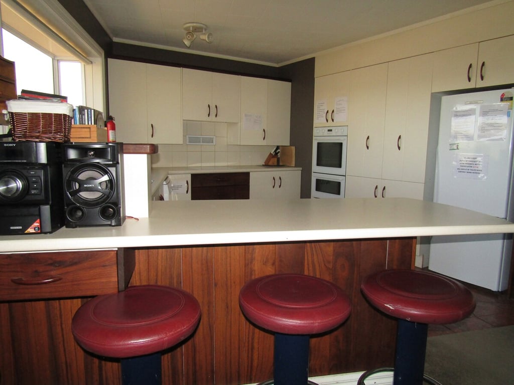 Shepherd House - Large Home With Hot Pool And Wi-Fi