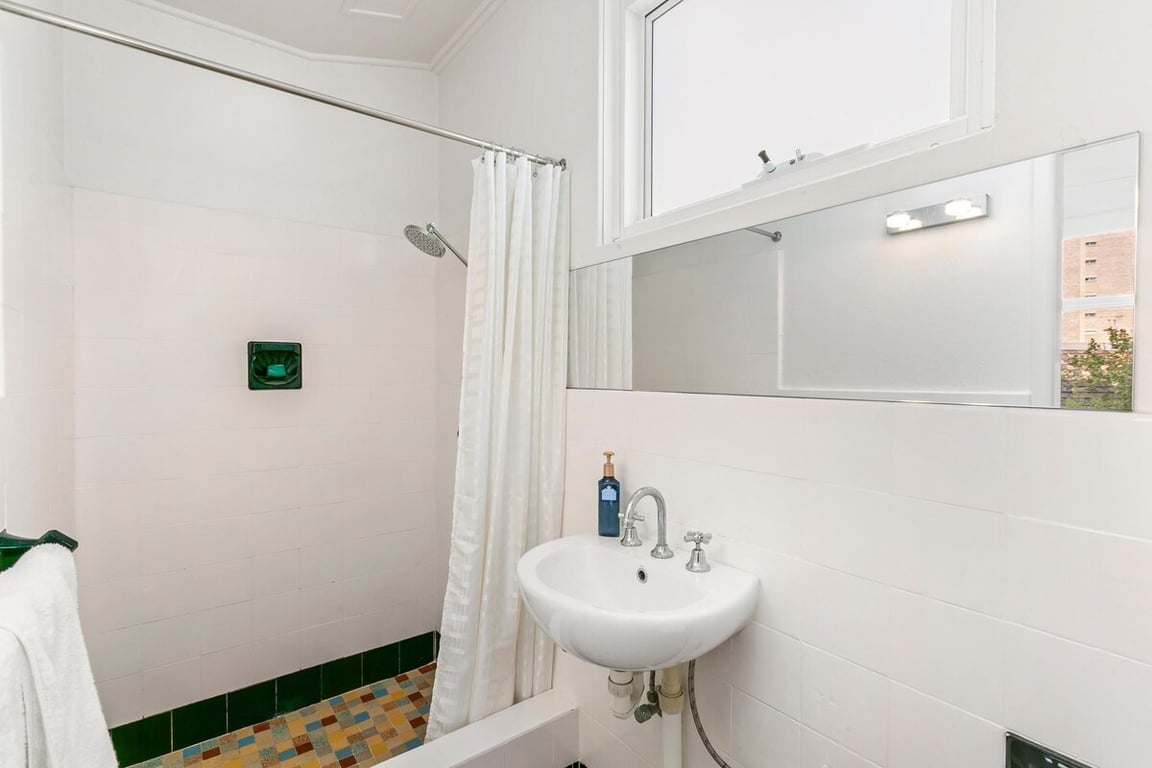 KIR02 - Kirribilli Basic Studio | Harbour Bridge Views