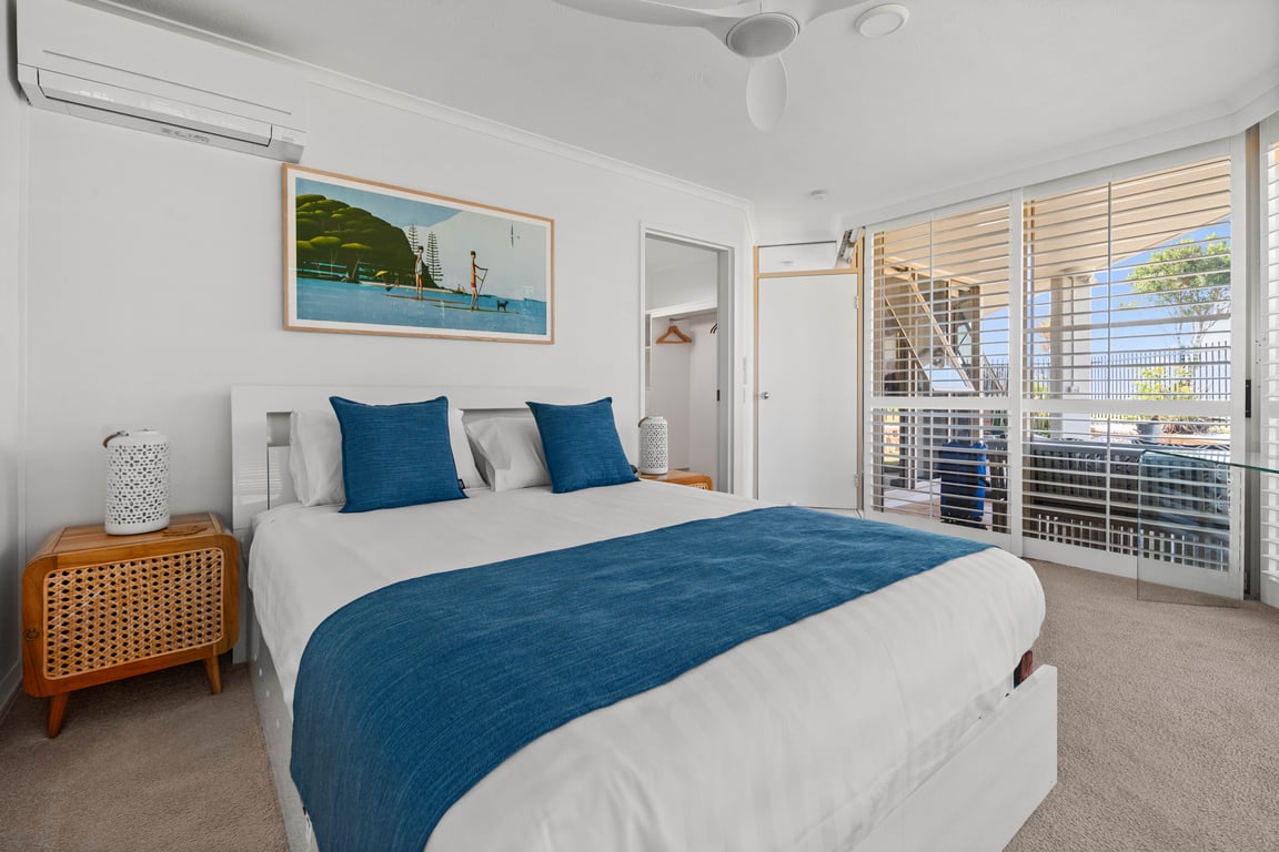 3 Bedroom Private Ground Floor Beachfront Villa 2 with A/C 