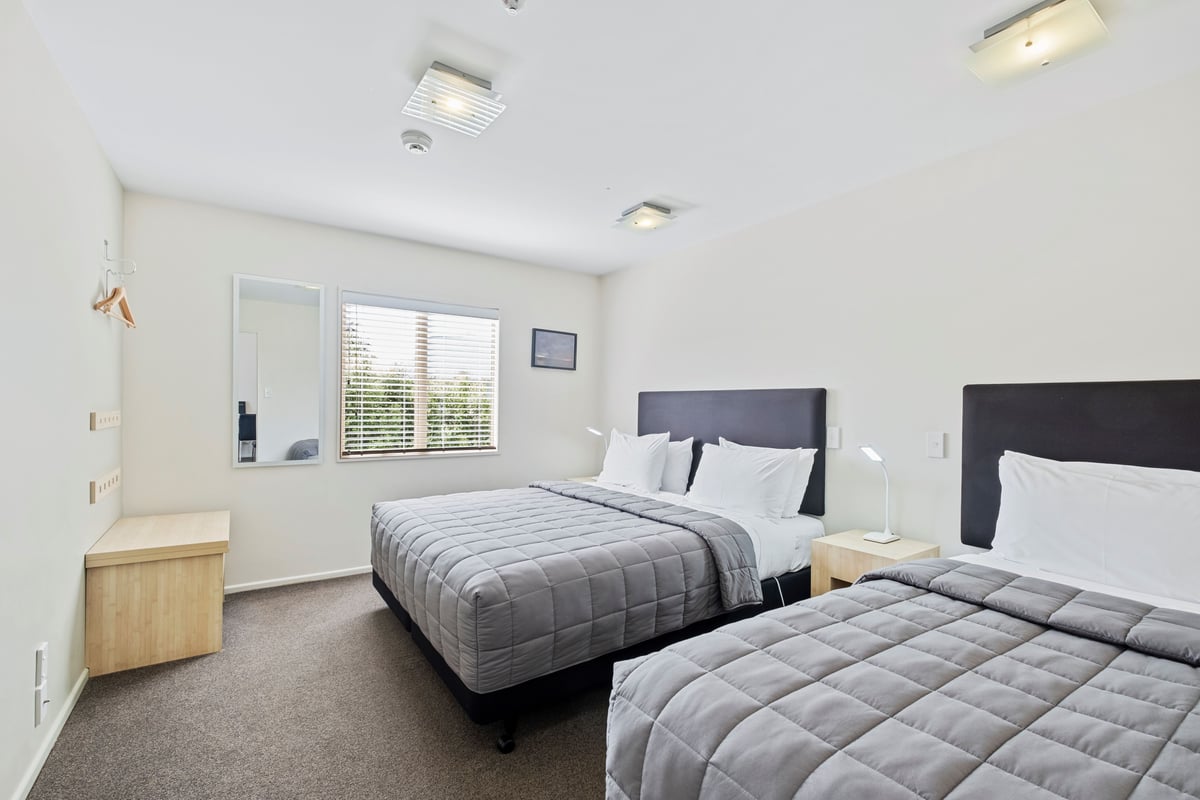 Upper Level 2 Bedroom King