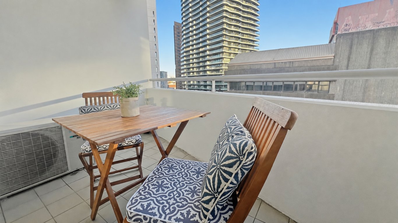 L1101 - St Leonards Comfort | Easy Access To The CDB