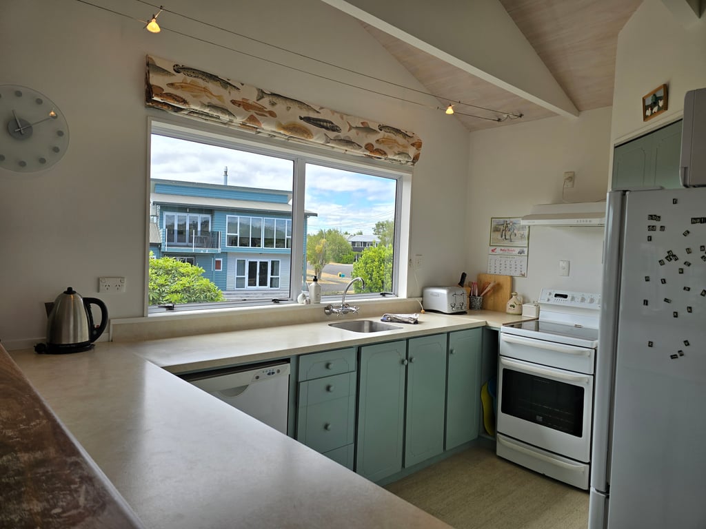 Heeni Street - Great Location Near The Lake