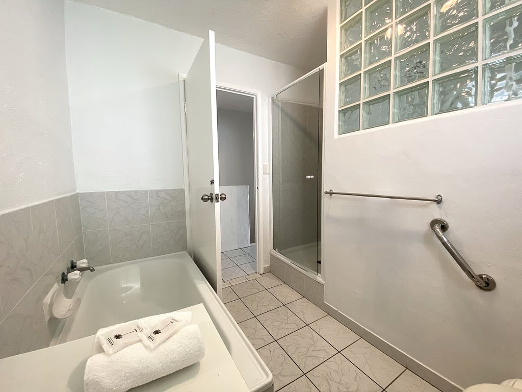 2 Bedroom / 2 Bathroom Beachfront Apartment