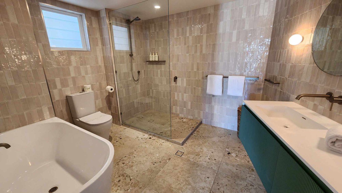 Deluxe Ground Floor Ocean View Apartment