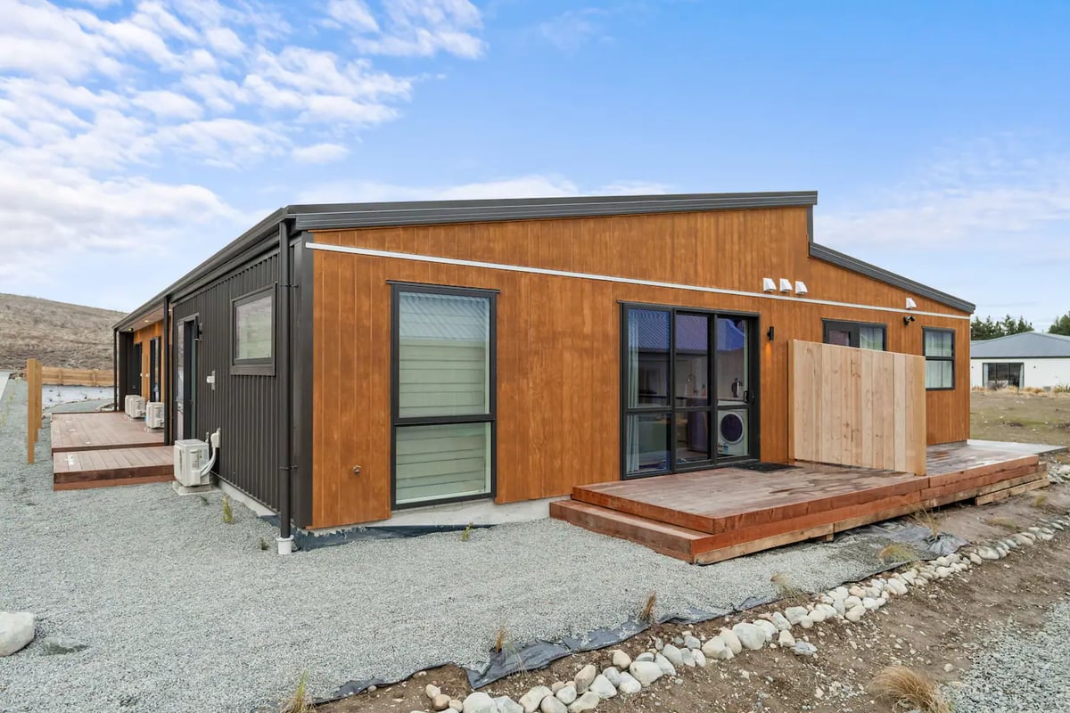 New stylish 2bedroom studio/UnitD