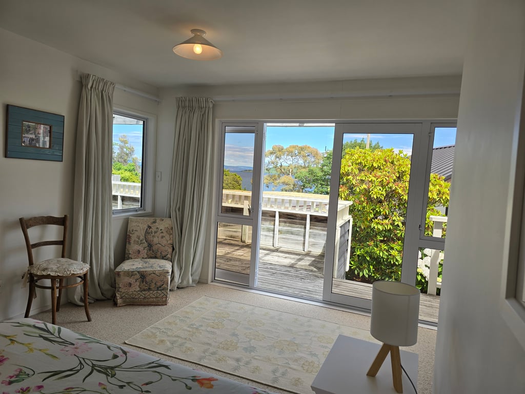 Heeni Street - Great Location Near The Lake