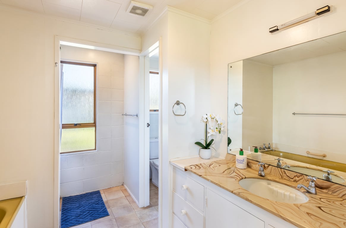 Tui Street Escape – Classic Comfort Near the Lake