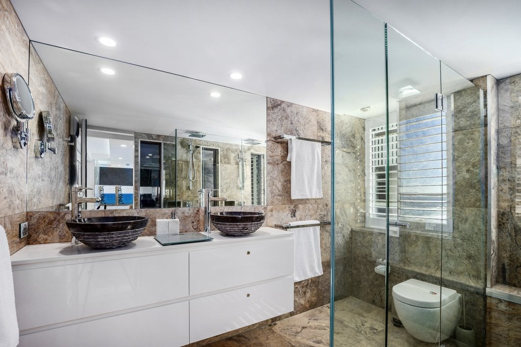 2 Bedroom Luxury Beachfront Apartment