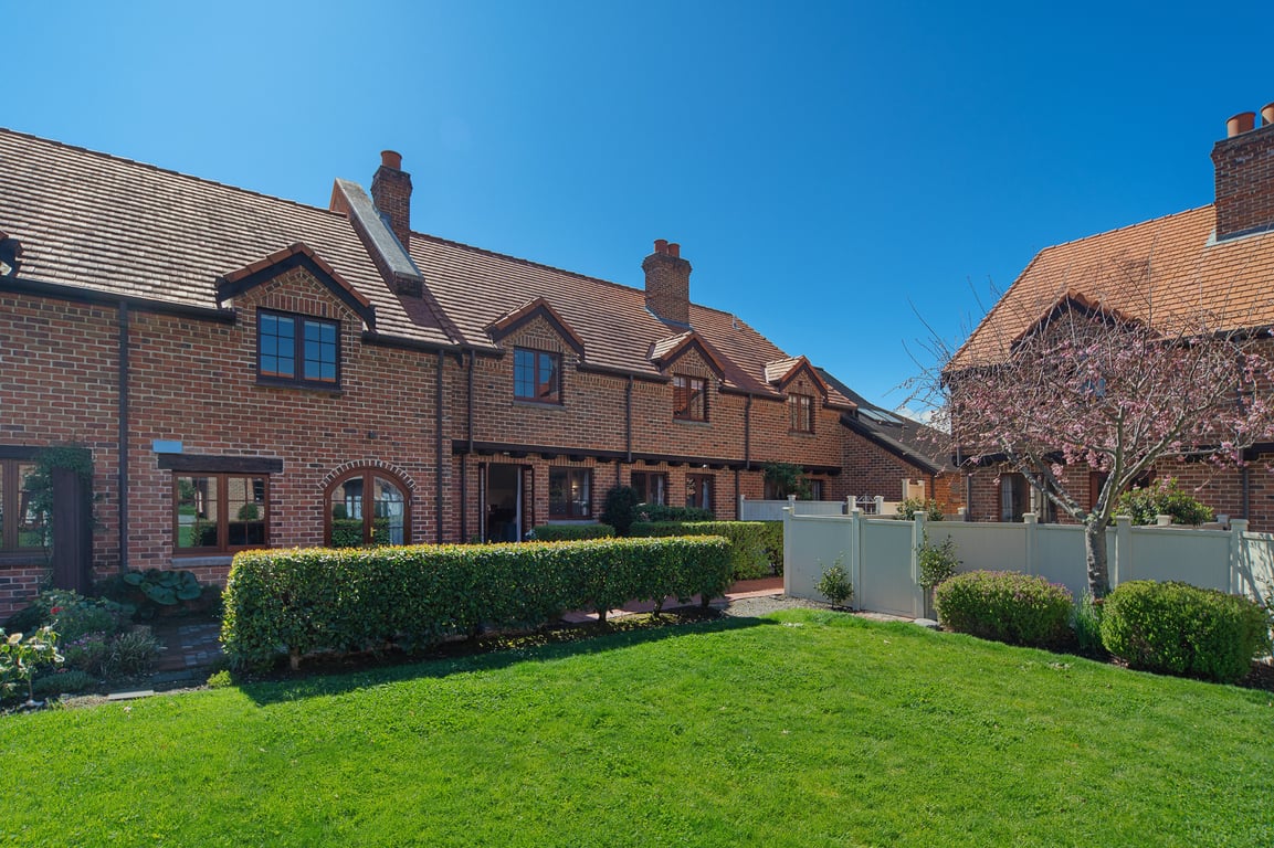 Monaco Shores Apartment