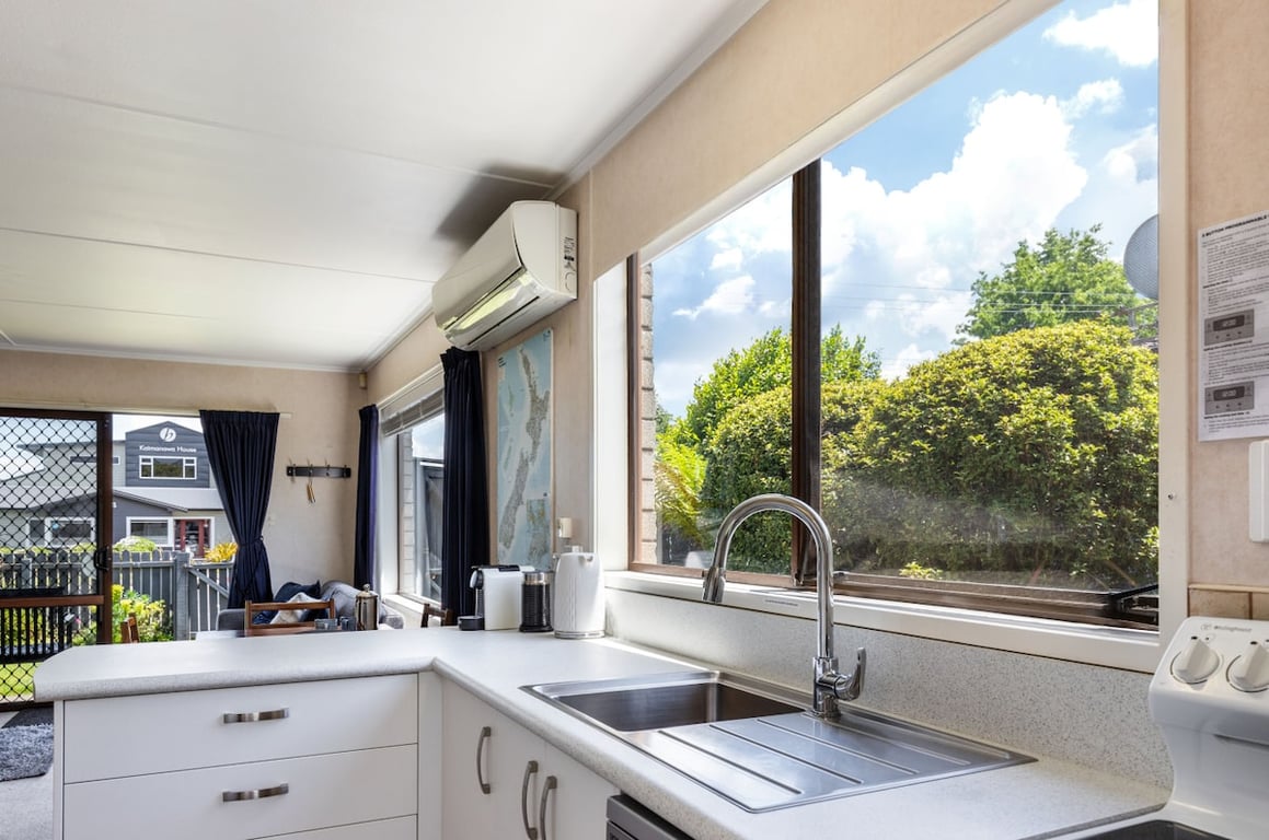Tui'S Rest - Sunny 2-Bedroom Taupo Unit Walk To Town