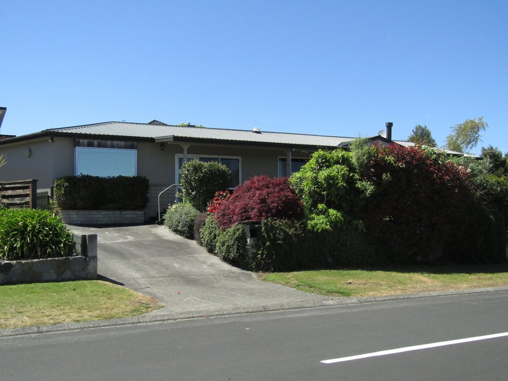 Shepherd House - Large Home With Hot Pool And Wi-Fi