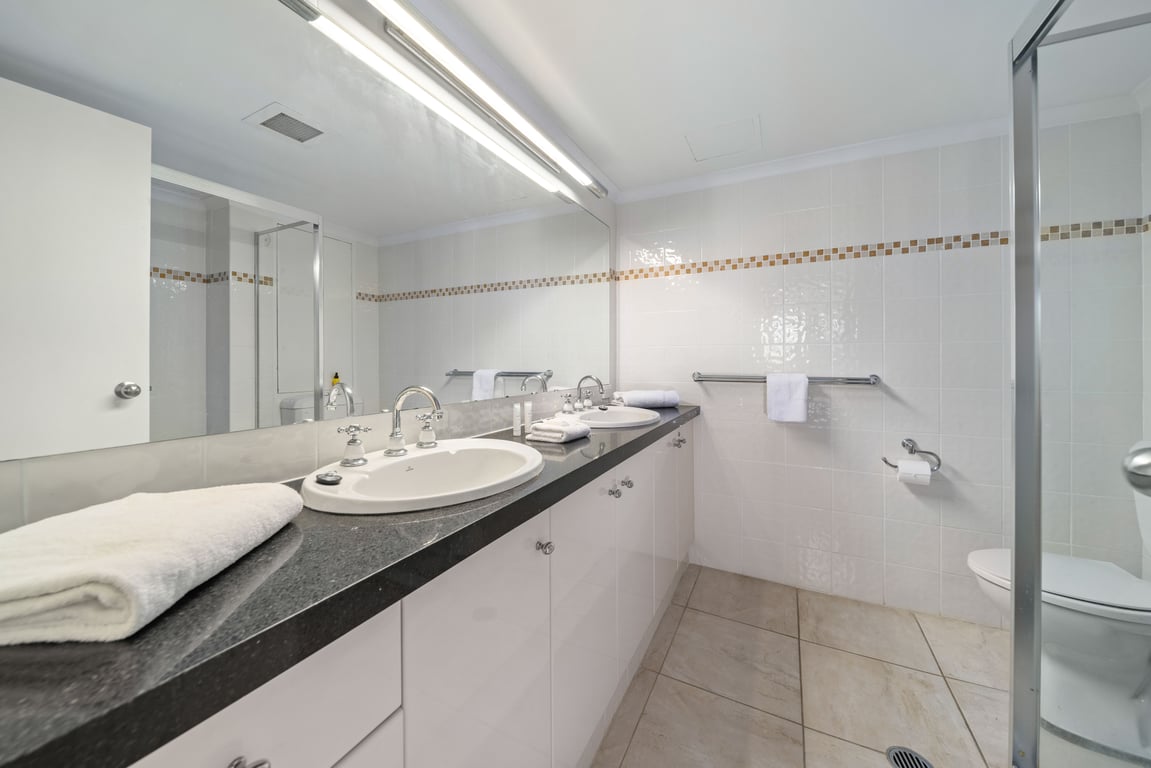 2 Bedroom Premium Ocean View- Unit 25 with A/C