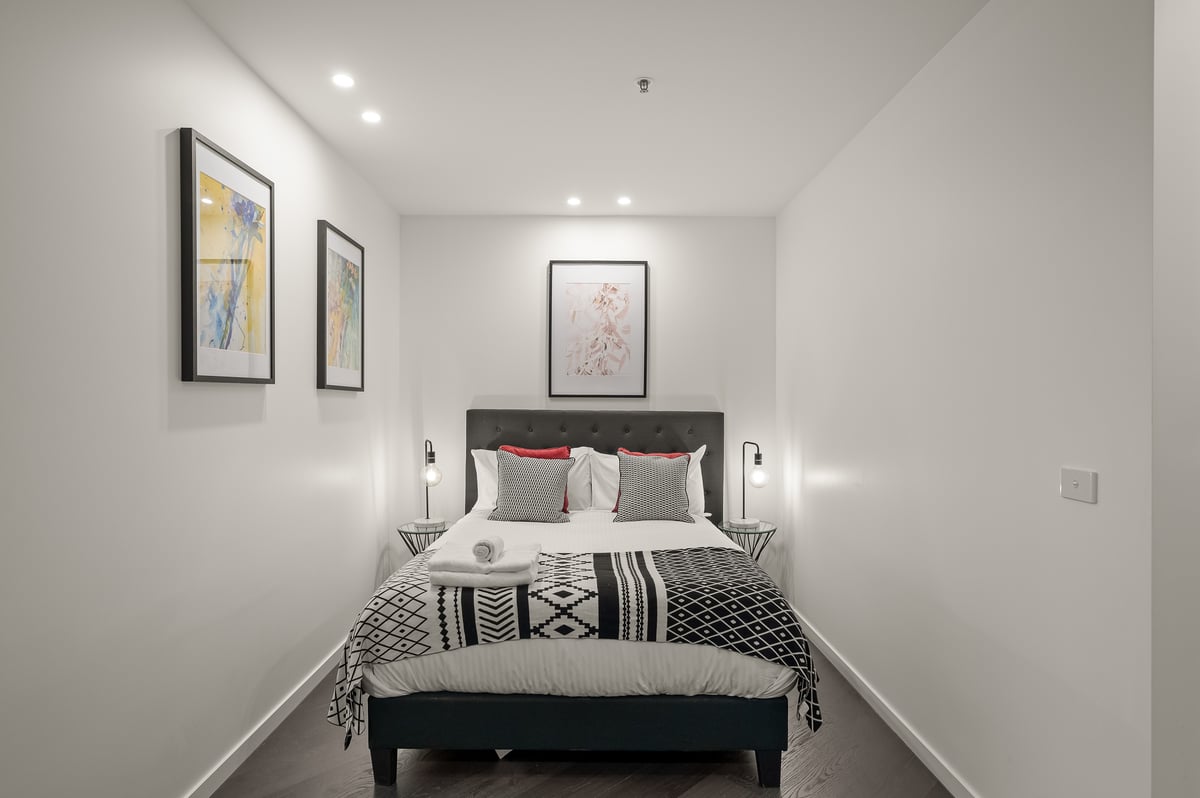 Iconic Fawkner Residence! 2 Bedrooms | 1 Bathroom | Free Parking