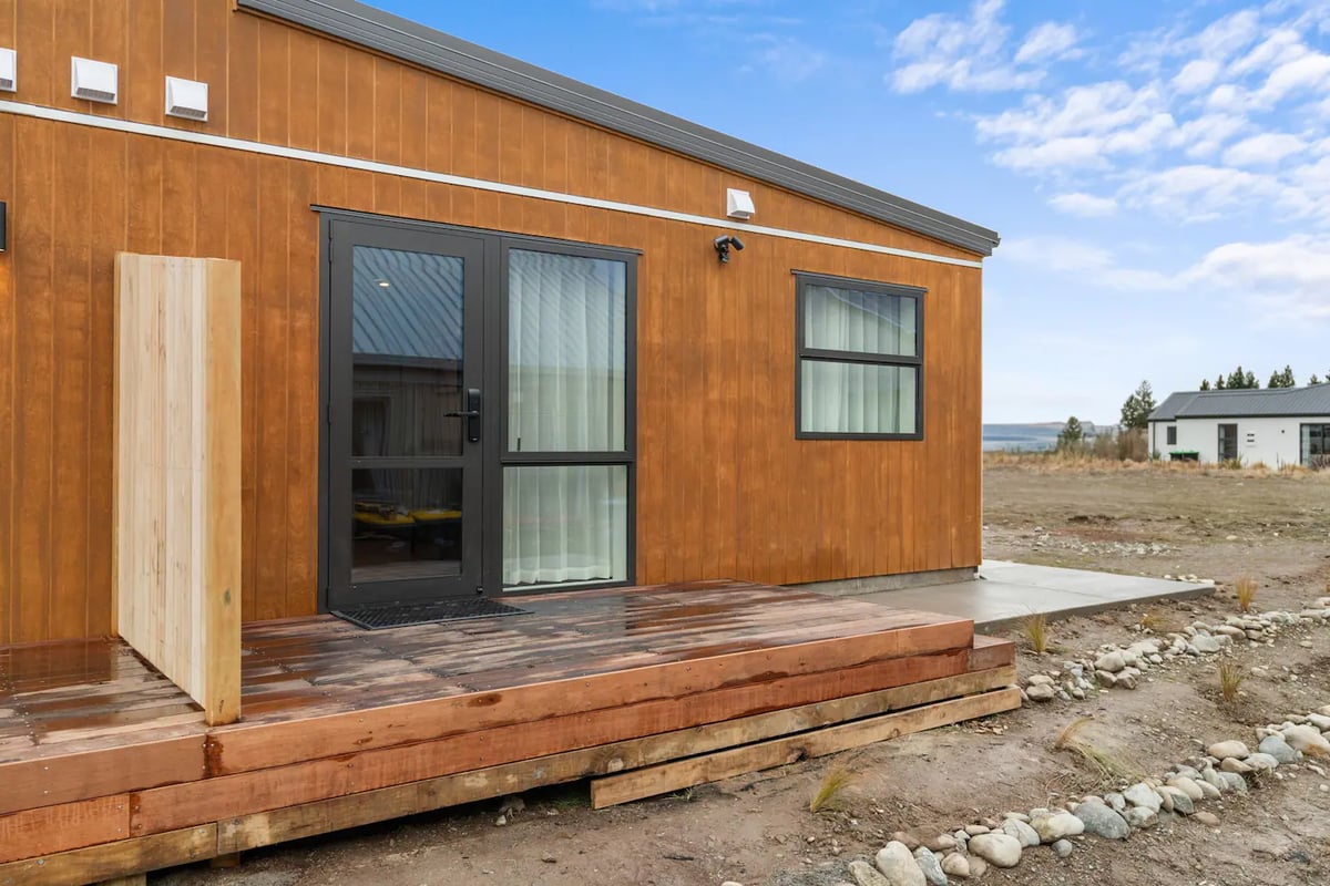 New stylish 2bedroom studio/UnitE