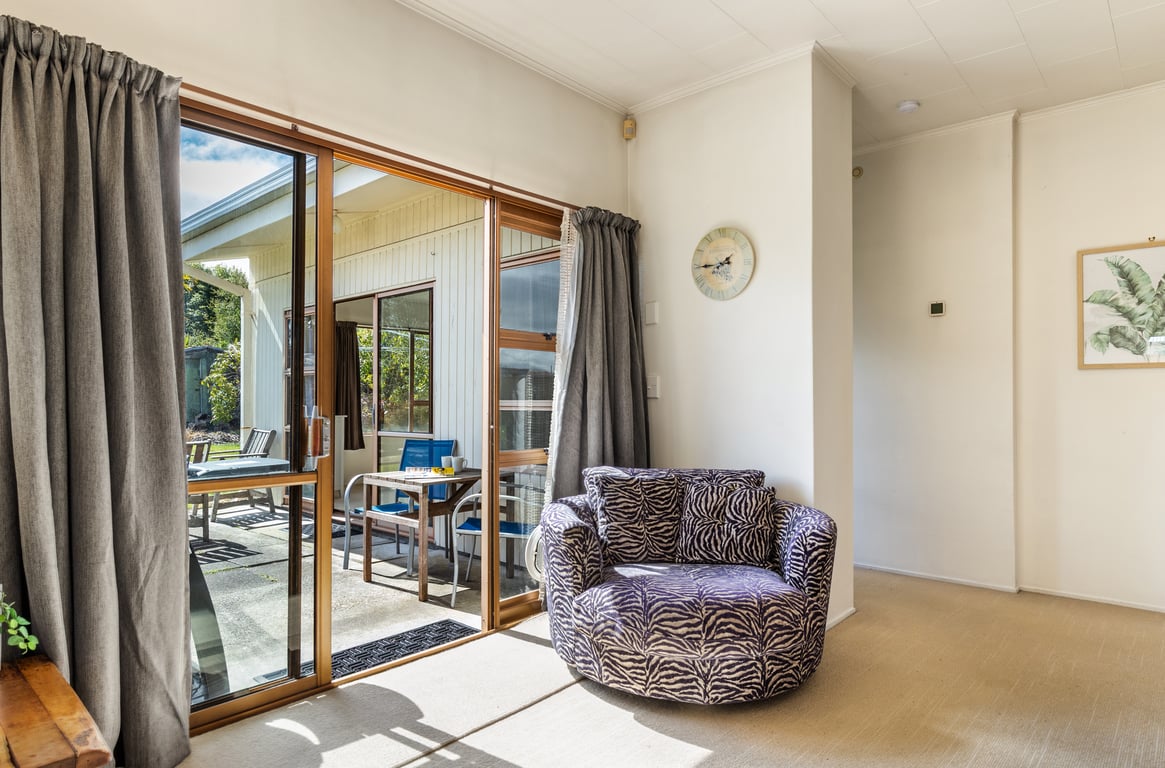 Tui Street Escape – Classic Comfort Near the Lake