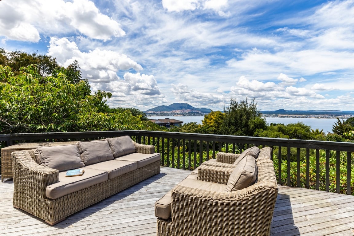 Acacia Bay Views - Serene Panoramic Views Retreat