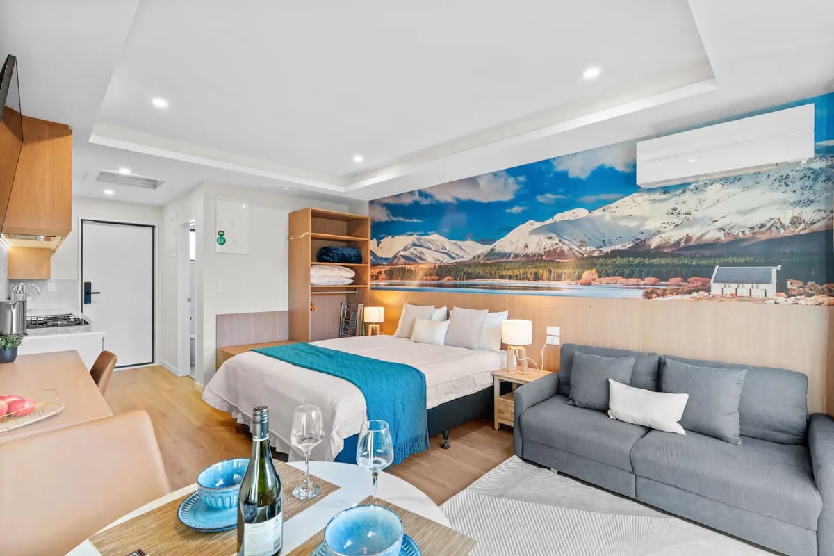 New warm modern 1 bedroom unit2