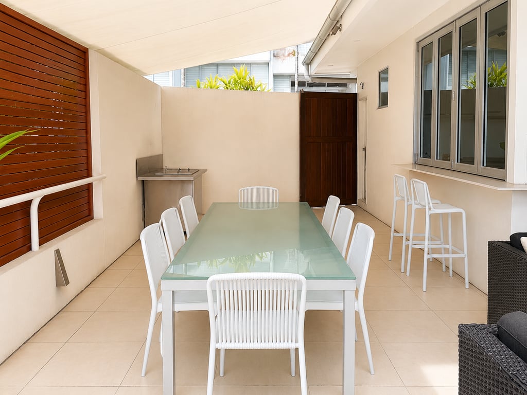 Sun Deck 2 Bedroom Apartment