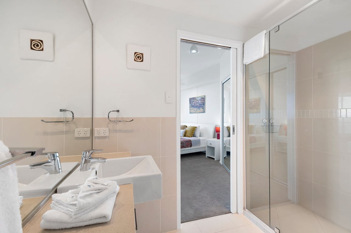 2 Bedroom Ocean View Apartment