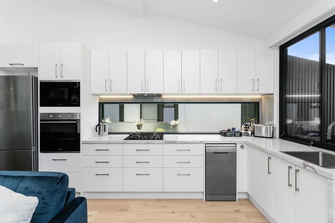 TOB14 - Cremorne Comfort | Sunlit Terrace With Leafy Views