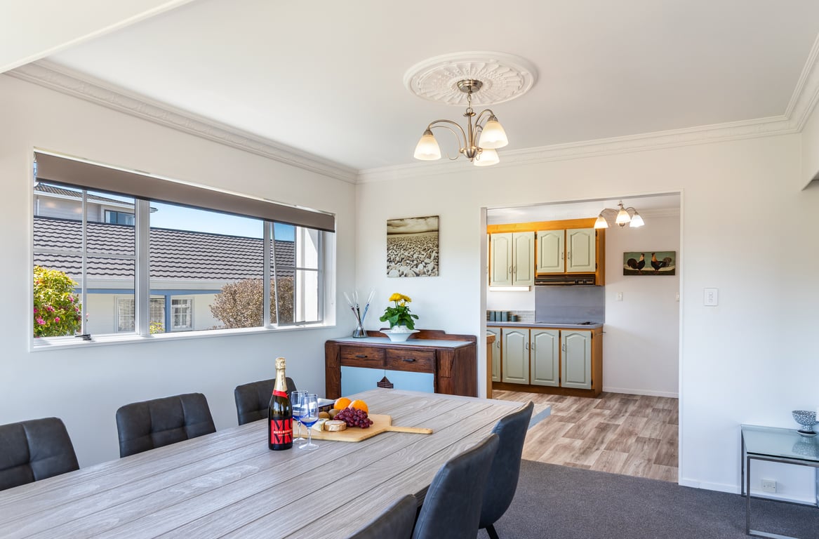 The Golders Getaway: Space for 2 families