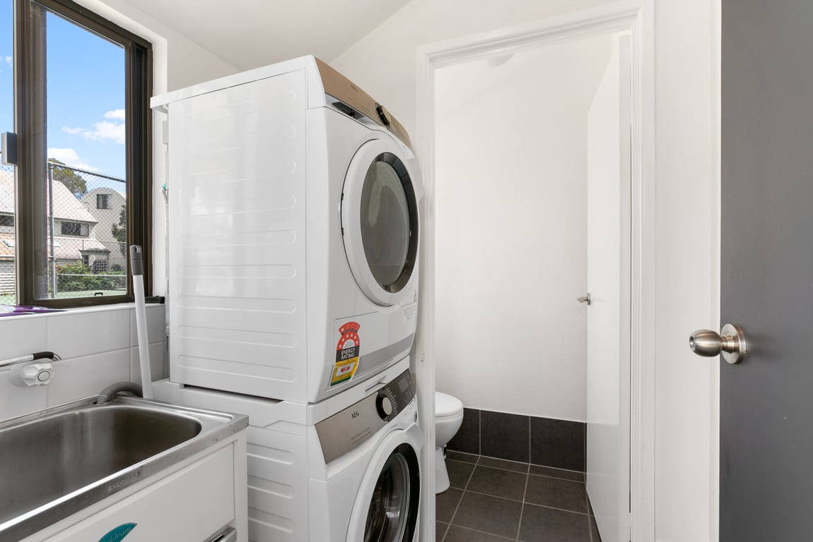 Unit 17 - Eclectic Style Central 2 Bedroom Town House