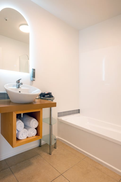 Upper Level 2 Bedroom King