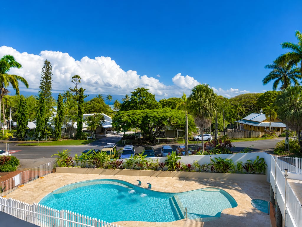 Sun View Triple Studio Apartment