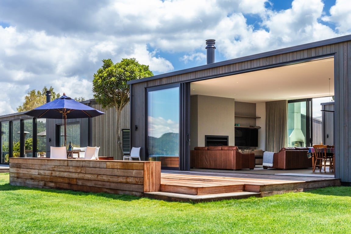 Lochside – Luxury Lakeside Living In Kinloch