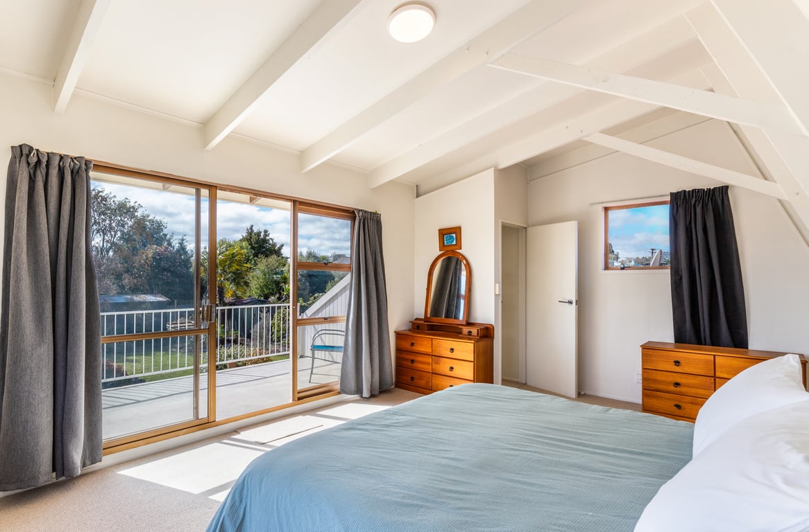 Tui Street Escape – Classic Comfort Near the Lake